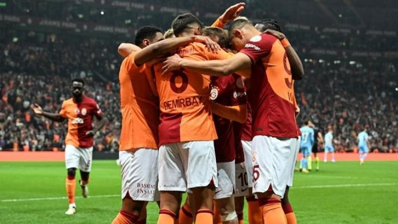 Galatasaray, Antalyaspor'u 2-1 yendi