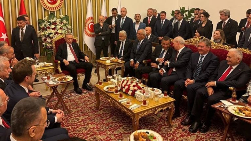 Erdoğan'ın diğer parti liderleriyle görüErdoğan'ın diğer parti lşmesine Fatih Erbakan davet edilmedi