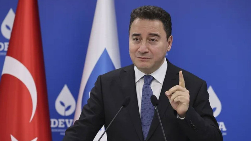 Ali Babacan’dan deprem gündemi:  “Geç olmadan harekete geçelim, kaybedecek bir saniyemiz yok”