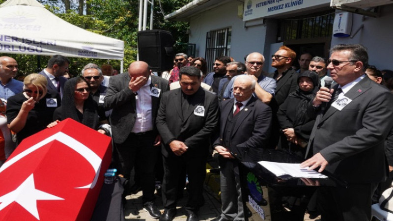 Kemer Mahallesi’nin ablası, Muhtar Fulya Bayram son yolculuğuna uğurlandı