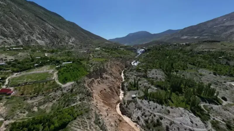Erzurum'dan korkutan heyelan! Zemin 12 metre yer değiştirdi