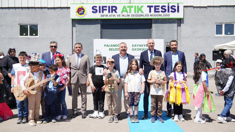 Palandöken Belediyesi Destekledi, İlkokul Öğrencileri Geri Dönüşüm Sergisi Açtı