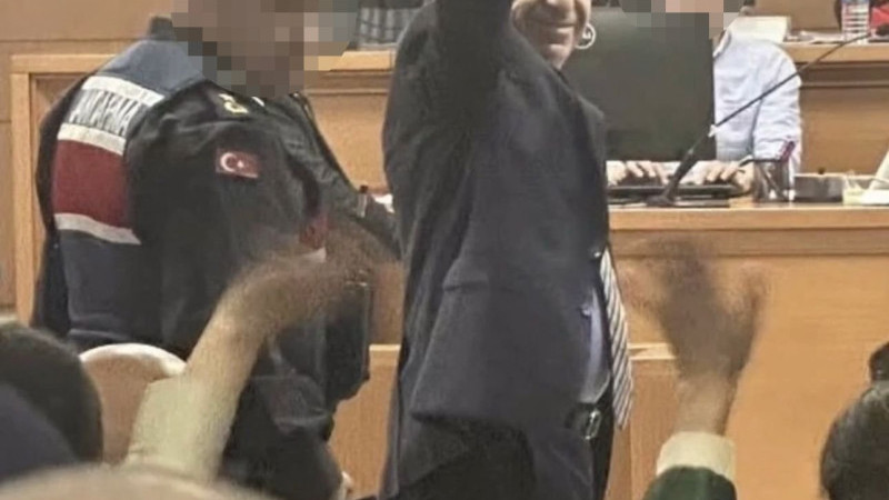 ÜMİT ÖZDAĞ, SÖZDE IRKÇILIK SUÇLAMASIYLA,  DEM’İN TALEBİ DOĞRULTUSUNDA SİLİVRİ’DE TUTULMAYA DEVAM EDE