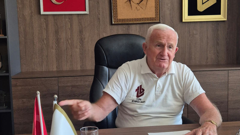 YAZ AYLARINDA BÖBREK HASTALARI İÇİN EN BÜYÜK TEHDİT: HATALI BESLENME VE FAZLA SIVI TÜKETİMİ!