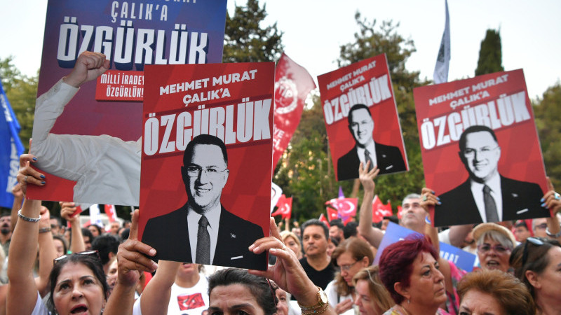 BEYLİKDÜZÜ BAŞKAN ÇALIK’IN YANINDA