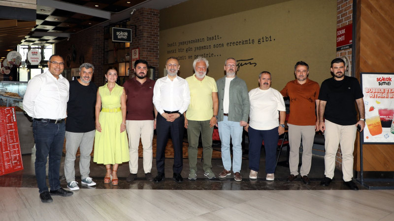 Başkan Özmen Eyüpsultan esnafıyla bir araya geldi