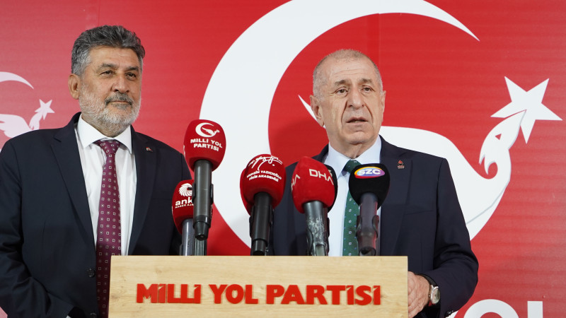 Genel Başkanımız Prof. Dr. Ümit Özdağ, Milli Yol Partisi Genel Başkanı Remzi Çayır’ı ziyaret etti.