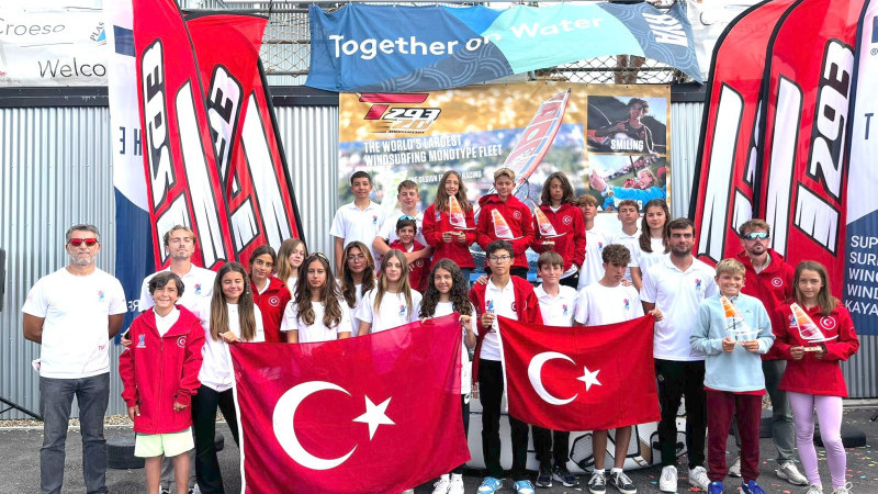 MİLLİ SÖRFÇÜ TUNA TEKİN DÜNYA ŞAMPİYONASI’NDA İKİ GÜMÜŞLE TÜRKİYE’Yİ GURURLANDIRDI