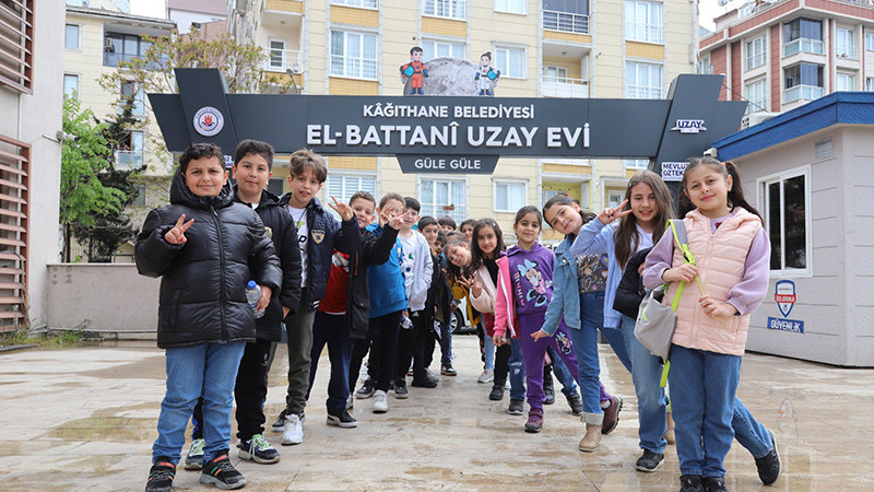 KÂĞITHANE’DE ÇOCUKLAR UZAYA YOLCULUĞA ÇIKIYOR