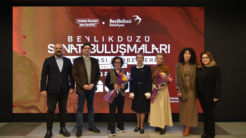 BEYLİKDÜZÜ SANAT BULUŞMALARI’NDA SOSYAL ÇÜRÜME ELE ALINDI