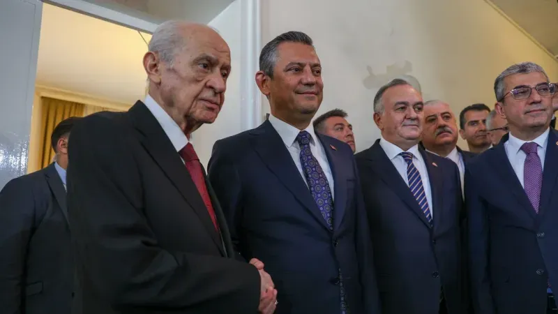 CHP–MHP bayramlaşmasında ‘darbe’ tartışması gündem oldu