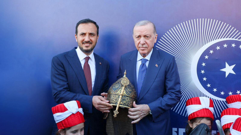 CUMHURBAŞKANI ERDOĞAN’A FETİH RUHUNU YANSITAN ÖZEL HEDİYE