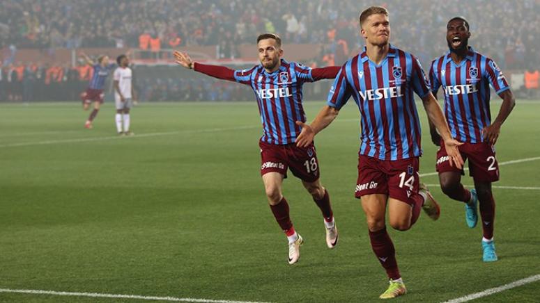Süper Lig'de şampiyon Trabzonspor oldu!