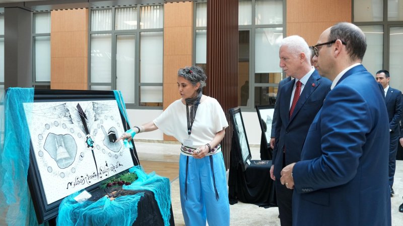 İSTANBUL VALİSİ DAVUT GÜL SANAT VE MANEVİYATI BULUŞTURAN SERGİDE