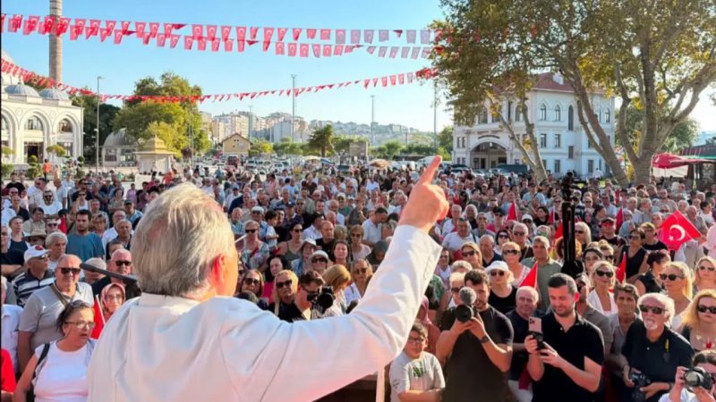 BANDIRMA'DA SİYASİ DENGELER DEĞİŞTİ! CHP'DEN AYRILAN BAŞKAN VE 16 MECLİS ÜYESİ YENİ PARTİ'YE GEÇTİ